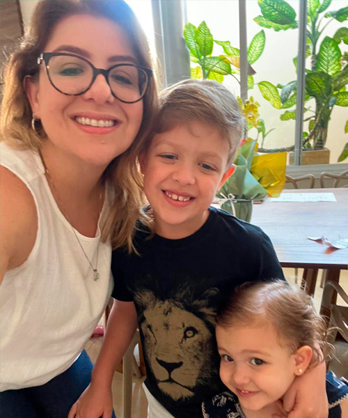 Foto de Laís Demarque - mãe do João (2º Ano B) e da Laís (Infantil 2A)