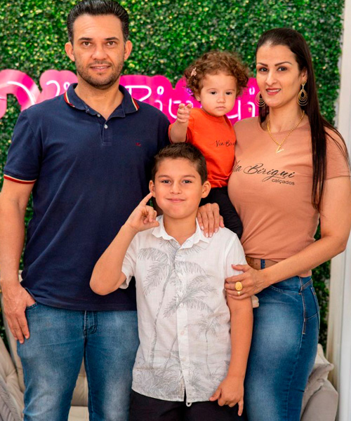 Foto de Vanessa - mãe do Miguel (2º Ano B) e Mariah (Infantil 1)