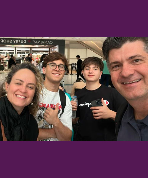 Foto de Fabrizia - mãe do Lorenzo (3ª série do Ensino Médio) e Enrico (8º Ano) 